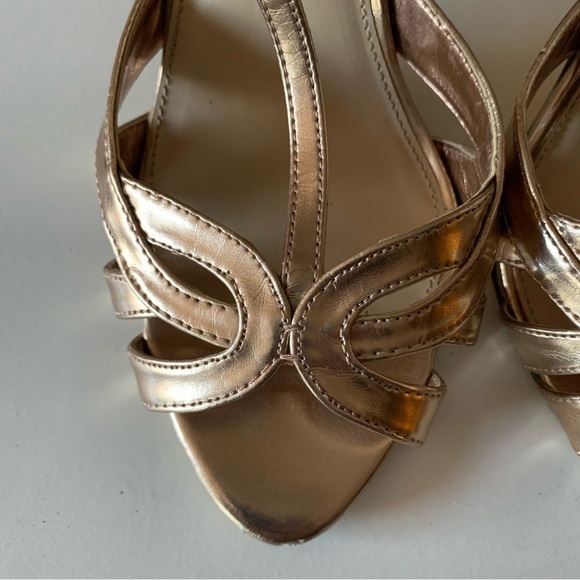 Gold Tevolio Heels, size 8.5, Ankle Strap, 2.75” heel - Picture 8 of 11